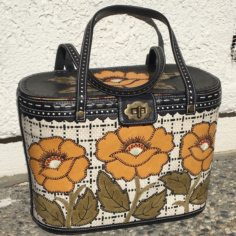 Isabella Fiore picnic basket style purse